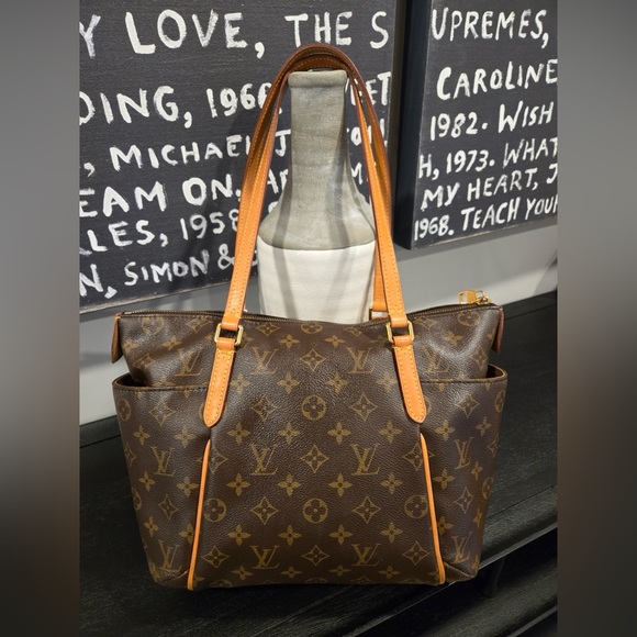 COA INCLUDED - Louis Vuitton Monogram Totally - Picture 6 of 15